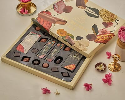 SMOOR Premium Celebration Box Chocolates Gift Pack Special Occasions Box of 20 (300gm)