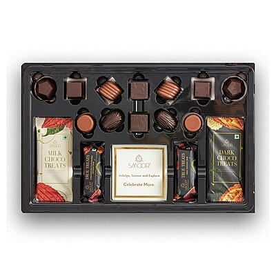 SMOOR Premium Celebration Box Chocolates Gift Pack Special Occasions Box of 16 (210 gm)