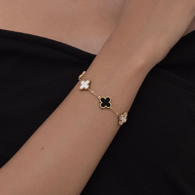 Black & White Clover Bracelet Black & White Clover Bracelet