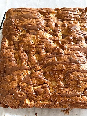 Apple Cinnamon Cake