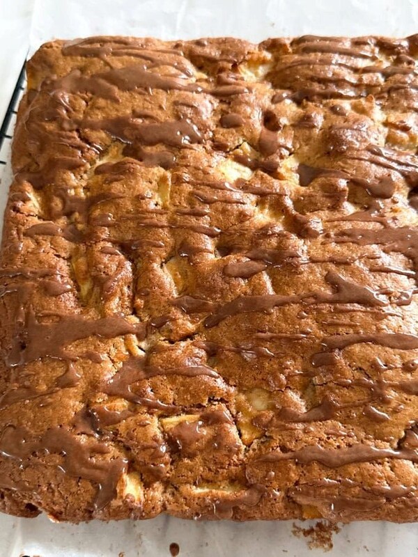 Apple Cinnamon Cake Apple Cinnamon Cake