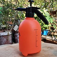 Hand Sprayer 2 Lit with swivel tip color Yellow or Orange on availability