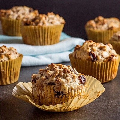 Black raisin muffin