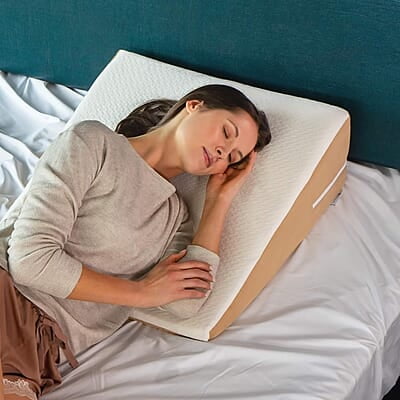 Compact Wedge Pillow