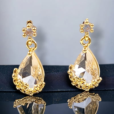Crystal Stone Teardrop Gold Earrings Crystal Stone Teardrop Gold Earrings