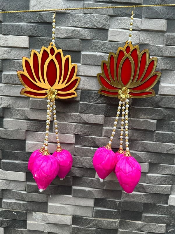 Lotus cutout with hanging