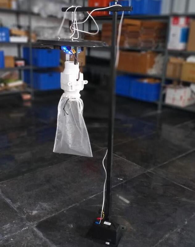 UV light trap on CDC model LI-MR-47b UV light trap on CDC model LI-MR-47b