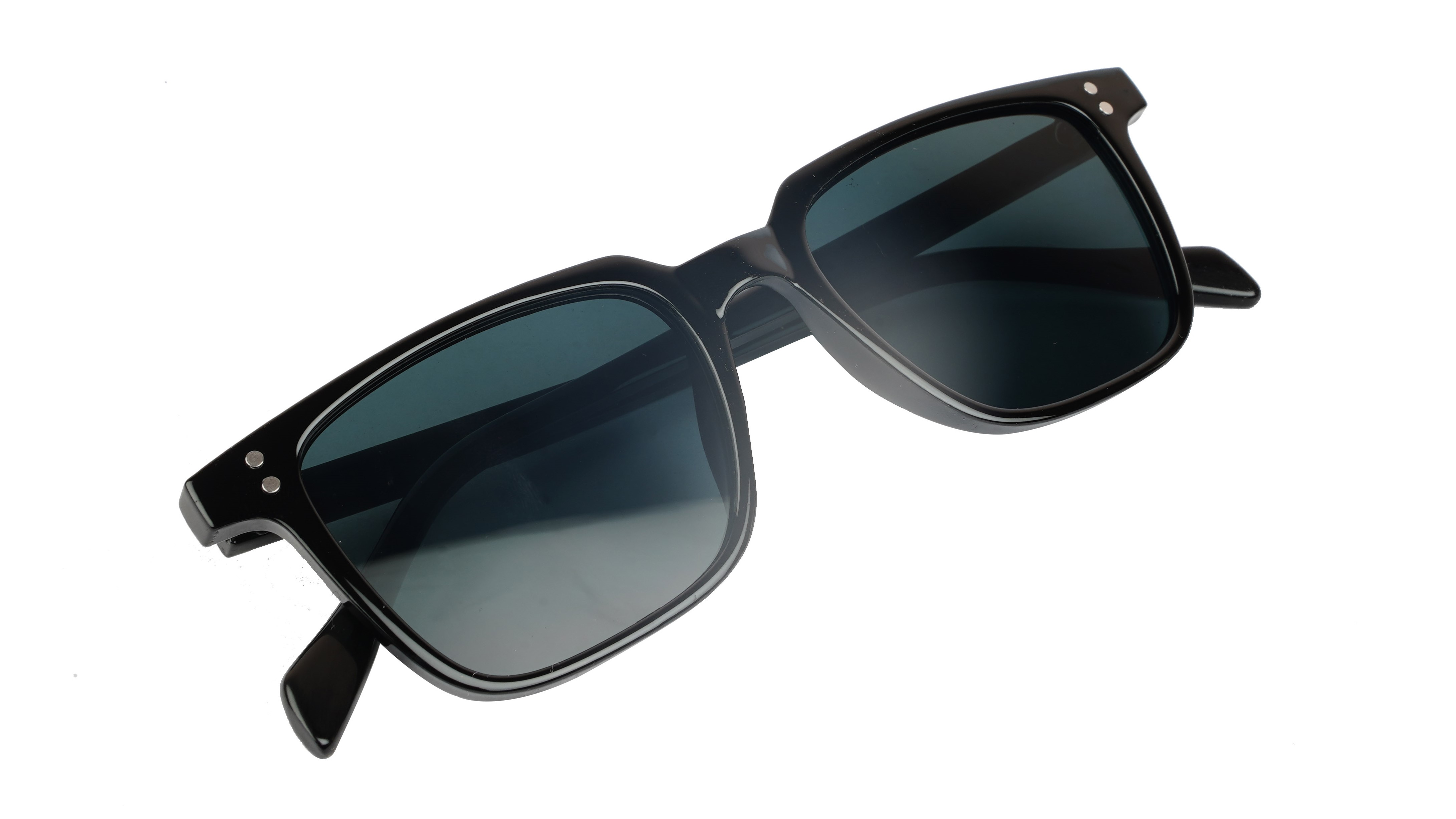 Unisex Medium Square Sunglasses. Black Frame.