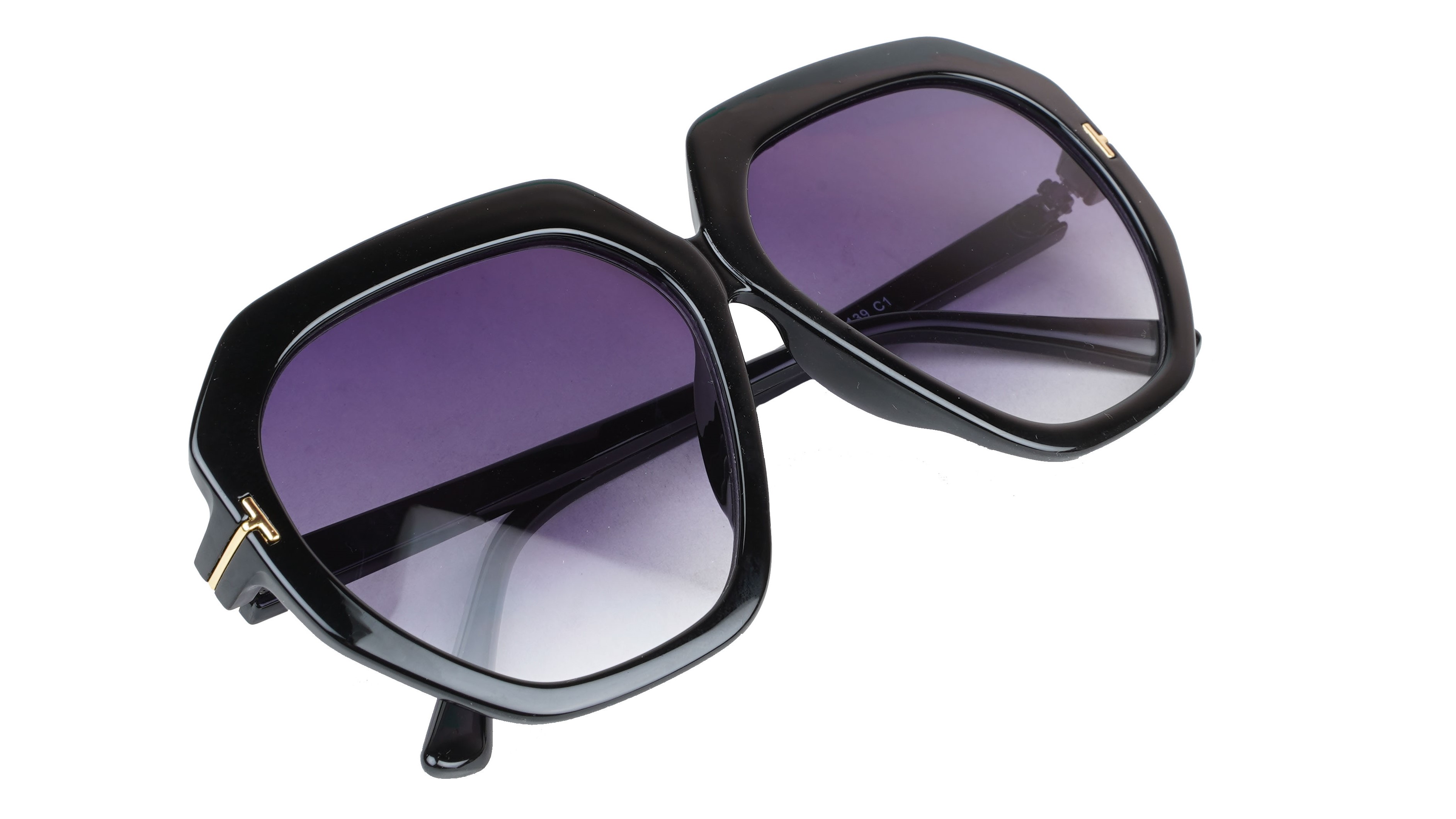 Female Oversized Sunglasses. Black Color Frame.