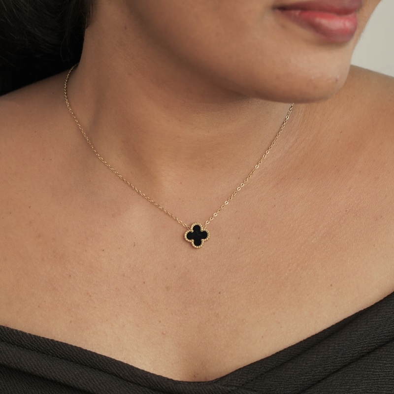 Single Black Clover Necklace Single Black Clover Necklace