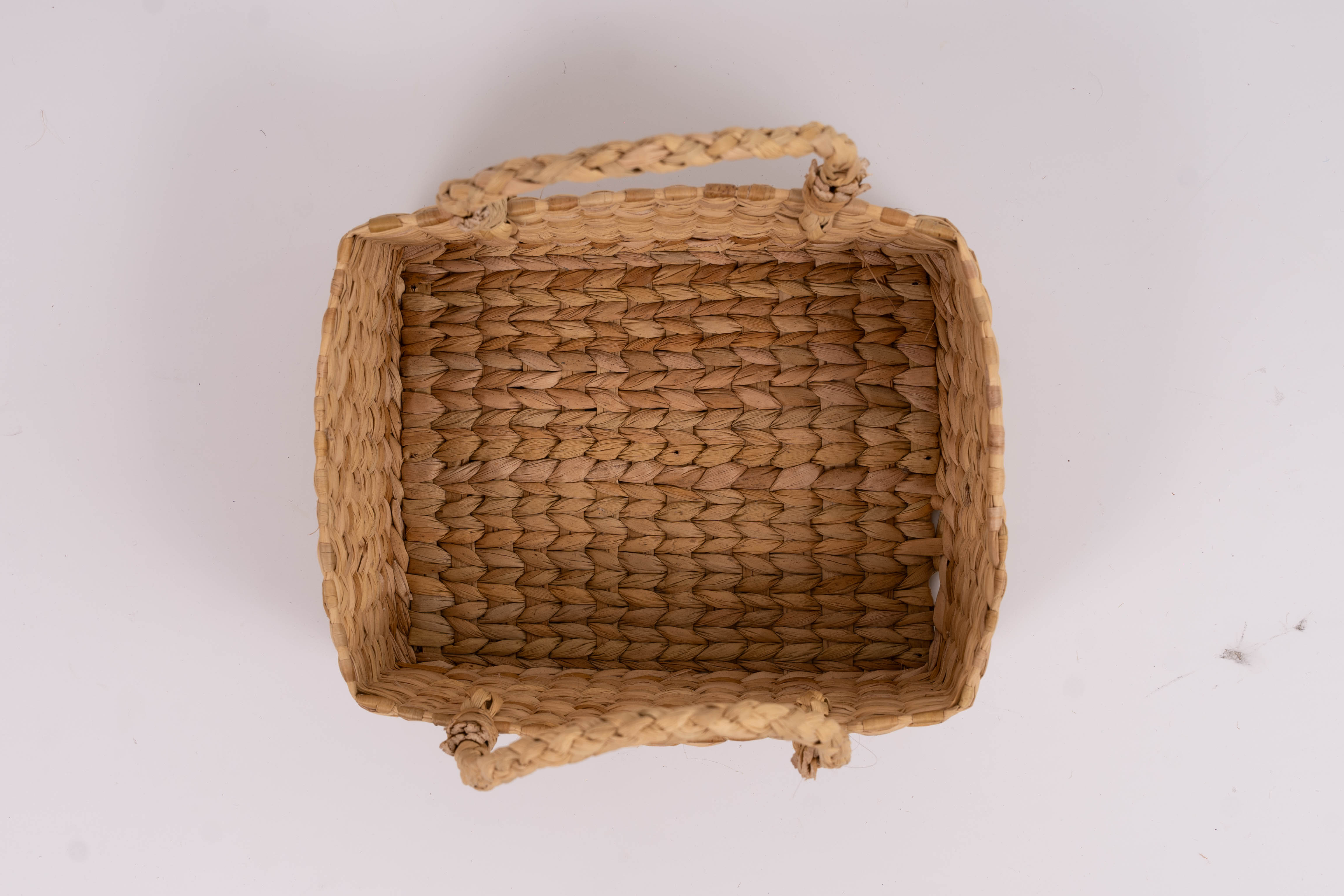 Kauna Hamper Basket Big (10'*8'*4') Kauna Hamper Basket Big (10'*8'*4')