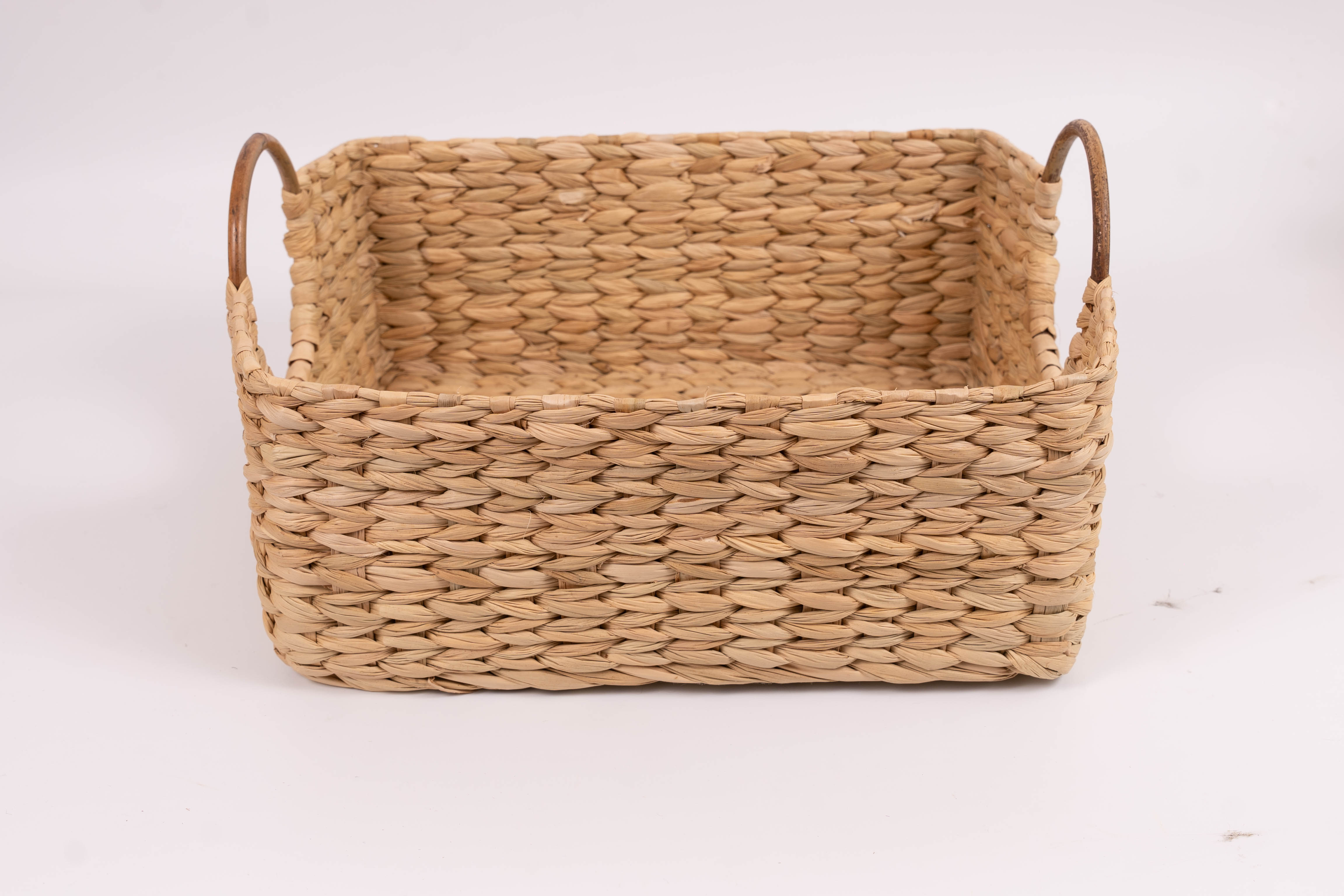 Kauna Hamper Tray with Kauna Handle Kauna Hamper Tray with Kauna Handle