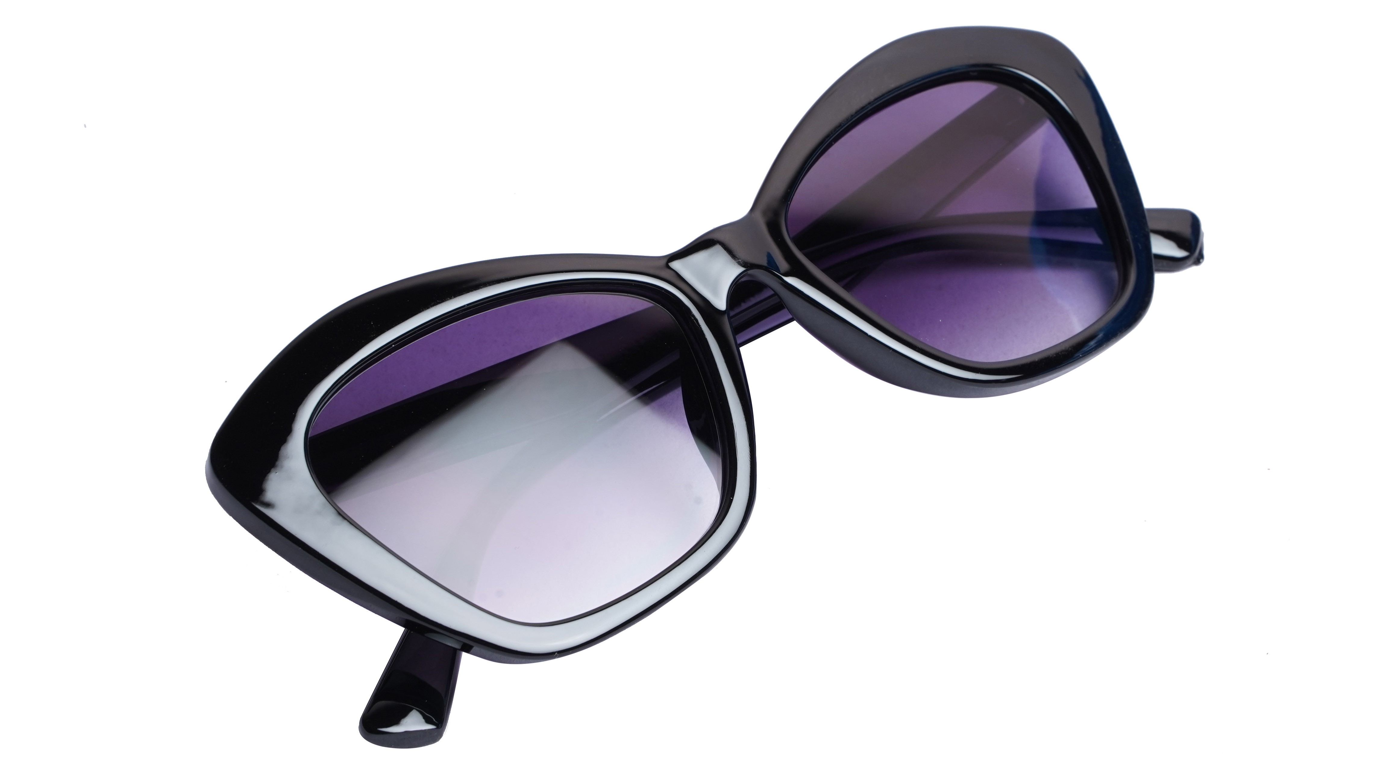 Soigné Female Oversized Cat Eye Sunglasses.Black Frame
