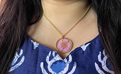 Daisy Pendant (Round) Anti-Tarnish Chain