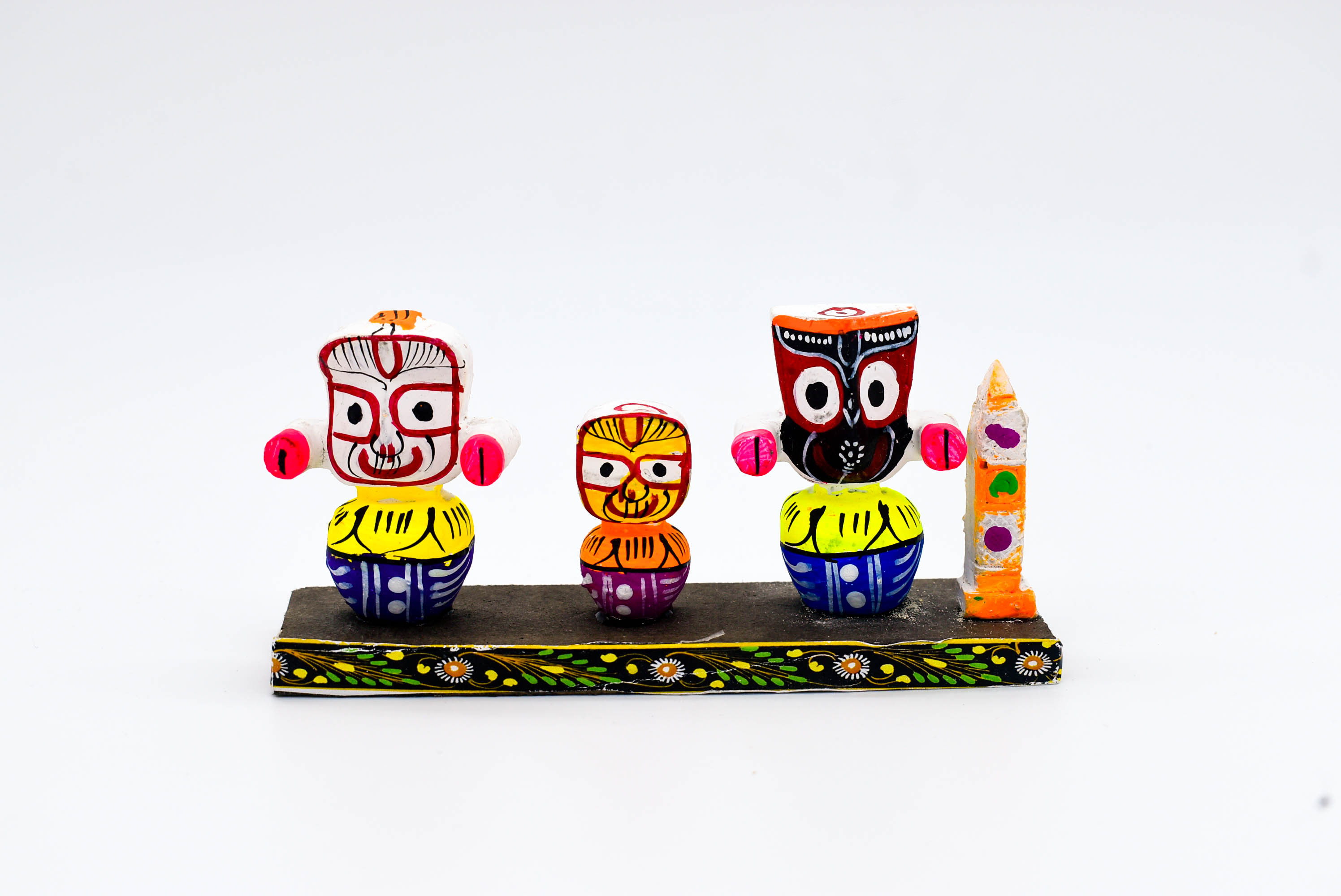 Traditional Handcrafted Lord Jagannath Family Idol Set, Wooden Decorative Figurine for Car Dashboard, Table Decor (Dimensions: 13cm x 6.5cm x 3.5cm)