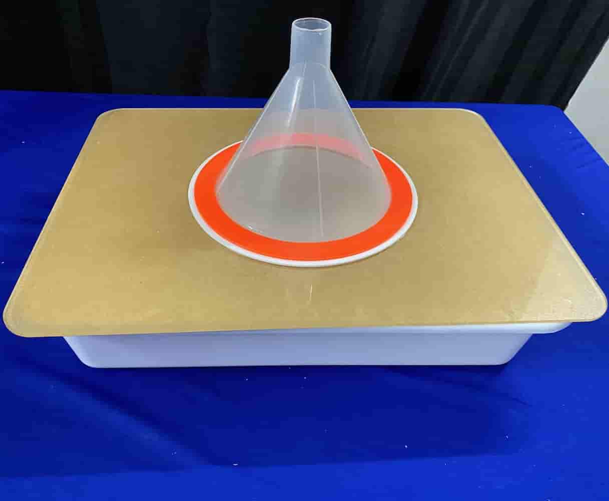 Larval Tray with Escape Funnel Larval Tray with Escape Funnel
