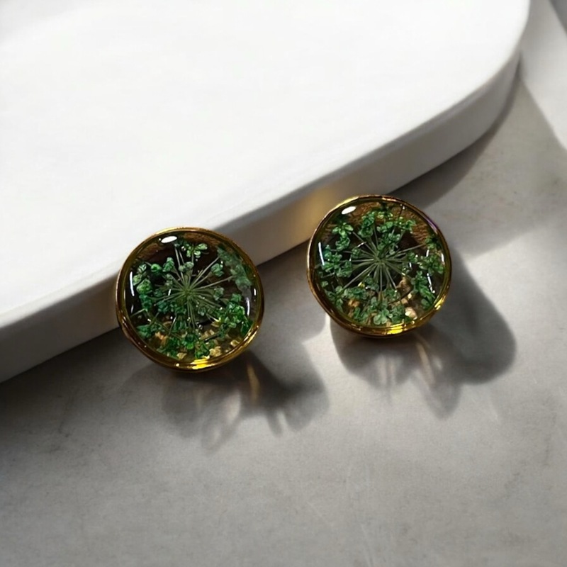 Floral Stud 001