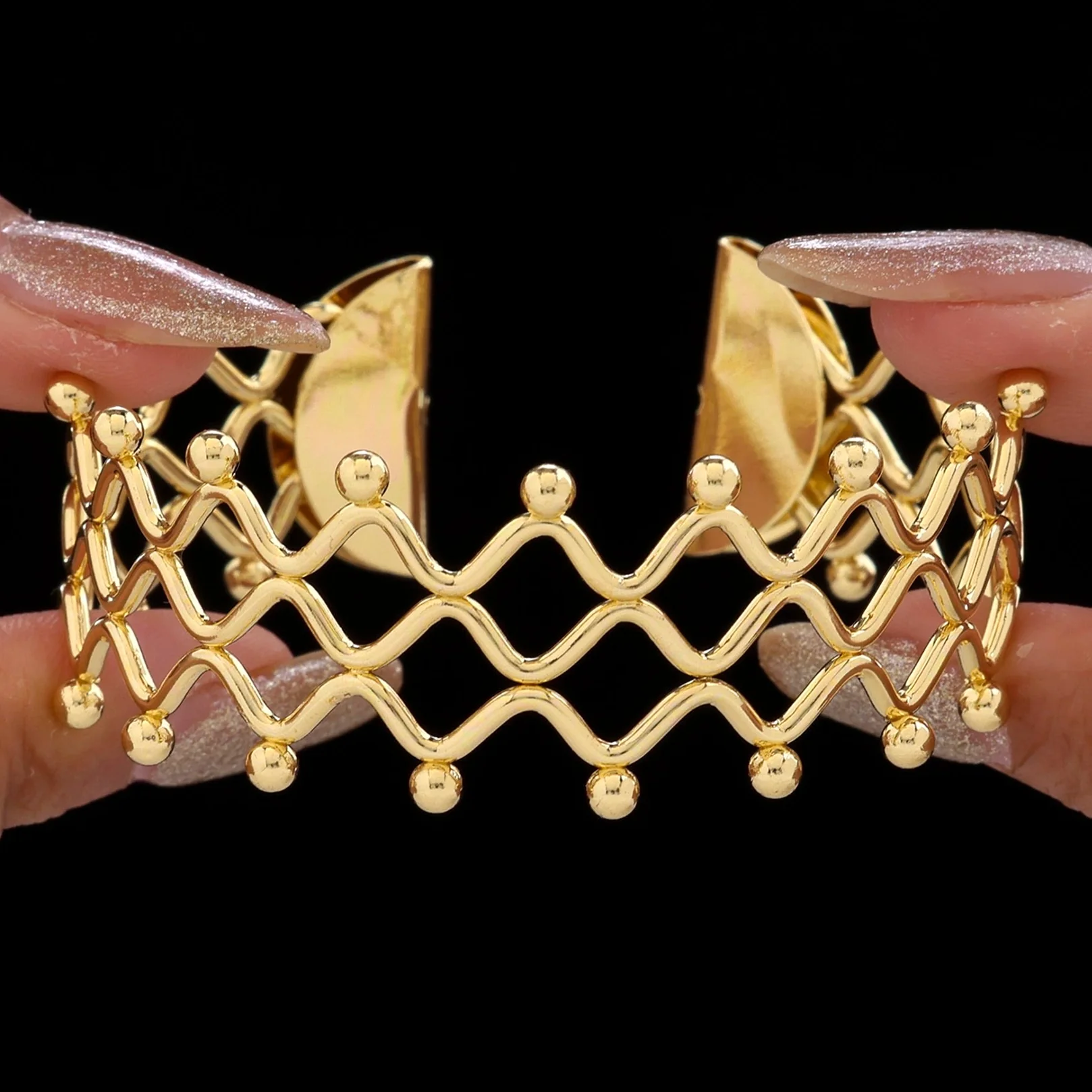 PRAO Anti-Tarnish Golden Bangle Bracelet PRAO Anti-Tarnish Golden Bangle Bracelet