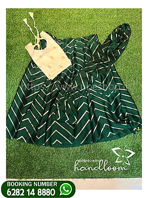 BEUTIFULL GREEN MODEL DHAVANI SET AGE 6-7
