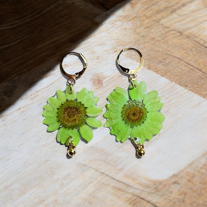 Daisy Earrings Green Daisy Earrings Green