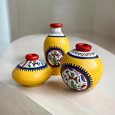 Handpainted Teracotta Small Vases Yellow with Red Top Handpainted Teracotta Small Vases Yellow with Red Top