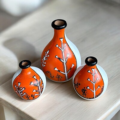 Handpainted Teracotta Vases White with Black Top Handpainted Teracotta Vases White with Black Top