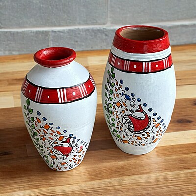 Handpainted Teracotta Vases White with Red Top Handpainted Teracotta Vases White with Red Top