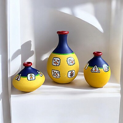 Handpainted Teracotta Vases Yellow with Red Top Handpainted Teracotta Vases Yellow with Red Top