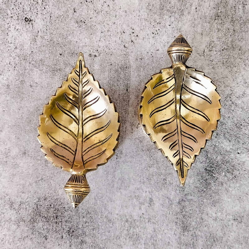 Brass Leaf Diya - 2.7 inch Height | Intricate Brass Leaf-shaped Diya for Lighting Brass Leaf Diya - 2.7 inch Height | Intricate Brass Leaf-shaped Diya for Lighting