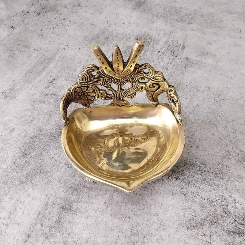 Brass Shank Chakra Nama Deepam - 5.5 inch Height | Sacred Brass Deepam with Shankh and Chakra Design for Auspicious Lighting Brass Shank Chakra Nama Deepam - 5.5 inch Height | Sacred Brass Deepam with Shankh and Chakra Design for Auspicious Lighting