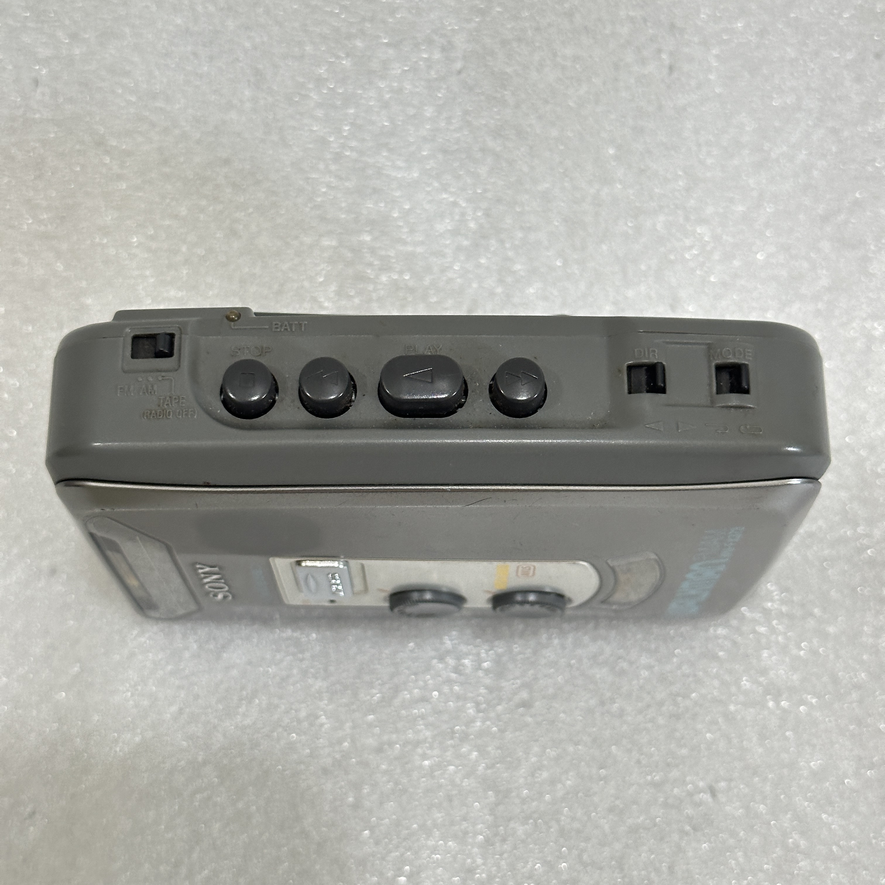 SONY - Stereo Cassette Walkman - FM/AM - WM-FX373 SONY - Stereo Cassette Walkman - FM/AM - WM-FX373