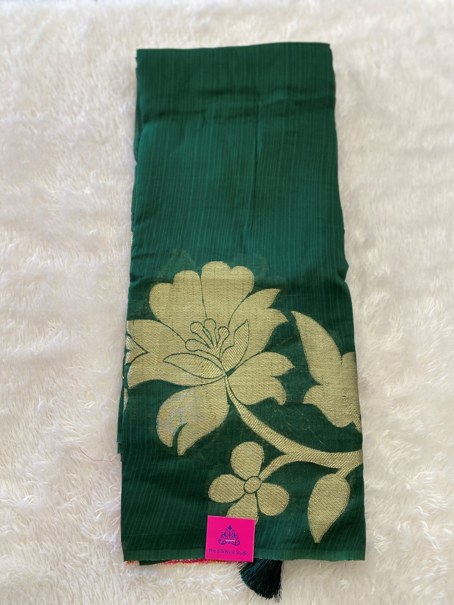 Rosey - The Georgette Saree in Floral Border SWS88 Rosey - The Georgette Saree in Floral Border SWS88