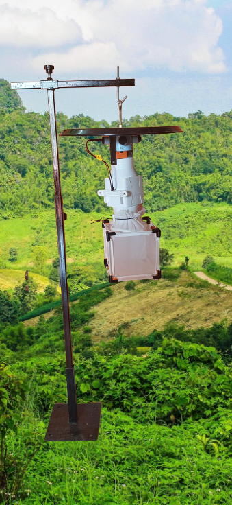 CDC Light Trap with Insect Collection Cage and photoswitch LI-MR-31a CDC Light Trap with Insect Collection Cage and photoswitch LI-MR-31a