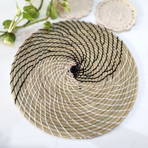 Black & White Moonj Trivet Black & White Moonj Trivet