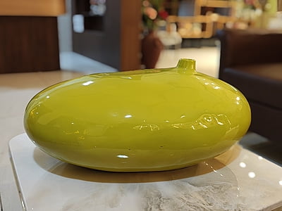 Eggvase Yellow