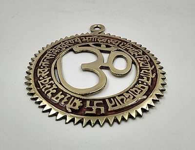 Round Golden OM