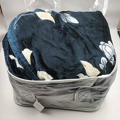 Micro Fibre Blanket &
Cover Single Bed Micro Fibre Blanket &
Cover Single Bed
