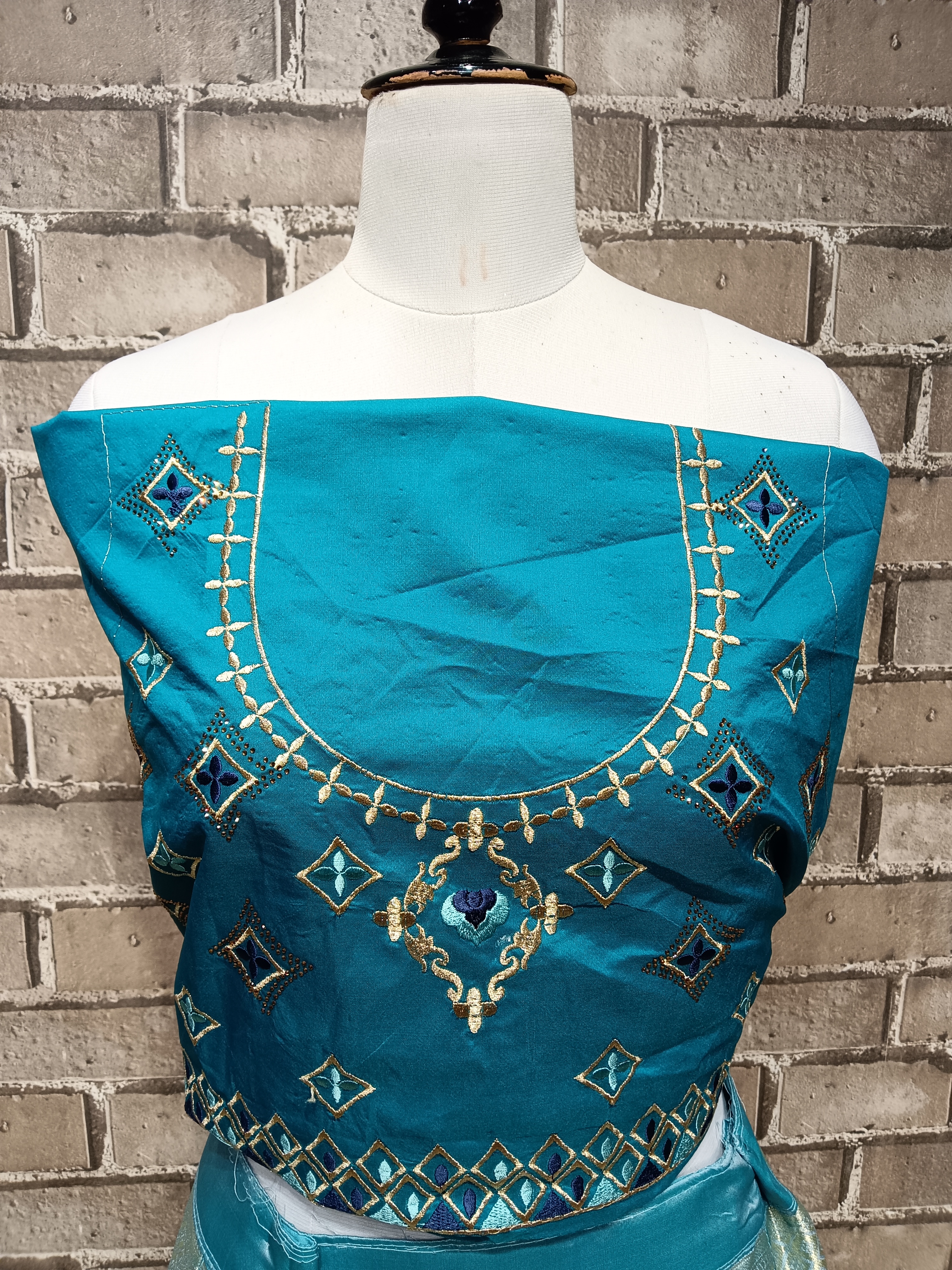 Traditional Indian Lehenga Choli Set B.1661 Traditional Indian Lehenga Choli Set B.1661