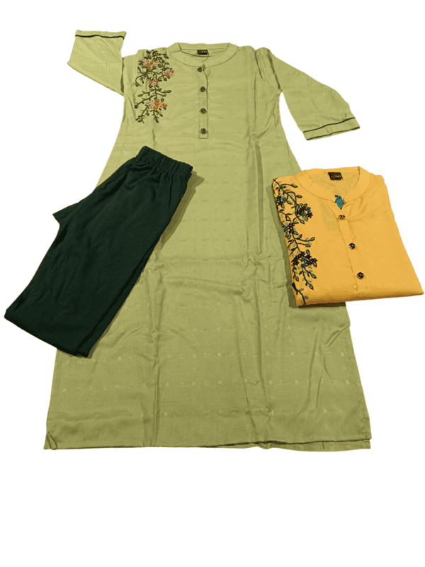 Elegant Floral Embroidered Kurti Set D.2.3753 Elegant Floral Embroidered Kurti Set D.2.3753