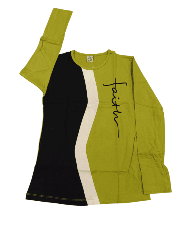 9 folded kids' t-shirts D .39/29 9 folded kids' t-shirts D .39/29