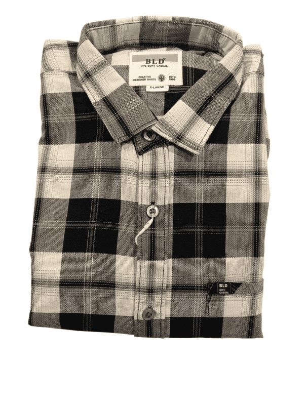 Bold checks in black, white, and subtle red D.8170