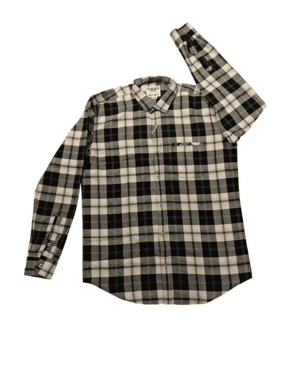 Bold checks in black, white, and subtle red D.8170