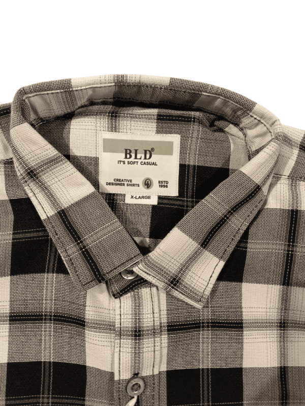 Bold checks in black, white, and subtle red D.8170