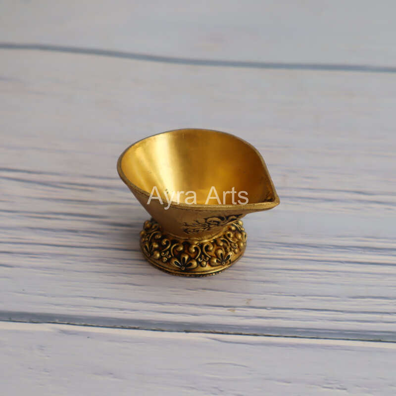Premium Light Weight Brass Diya - 2.5 Inch Length