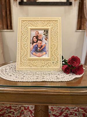 Ivory Look-Alike Royal Heritage Photo Frame
