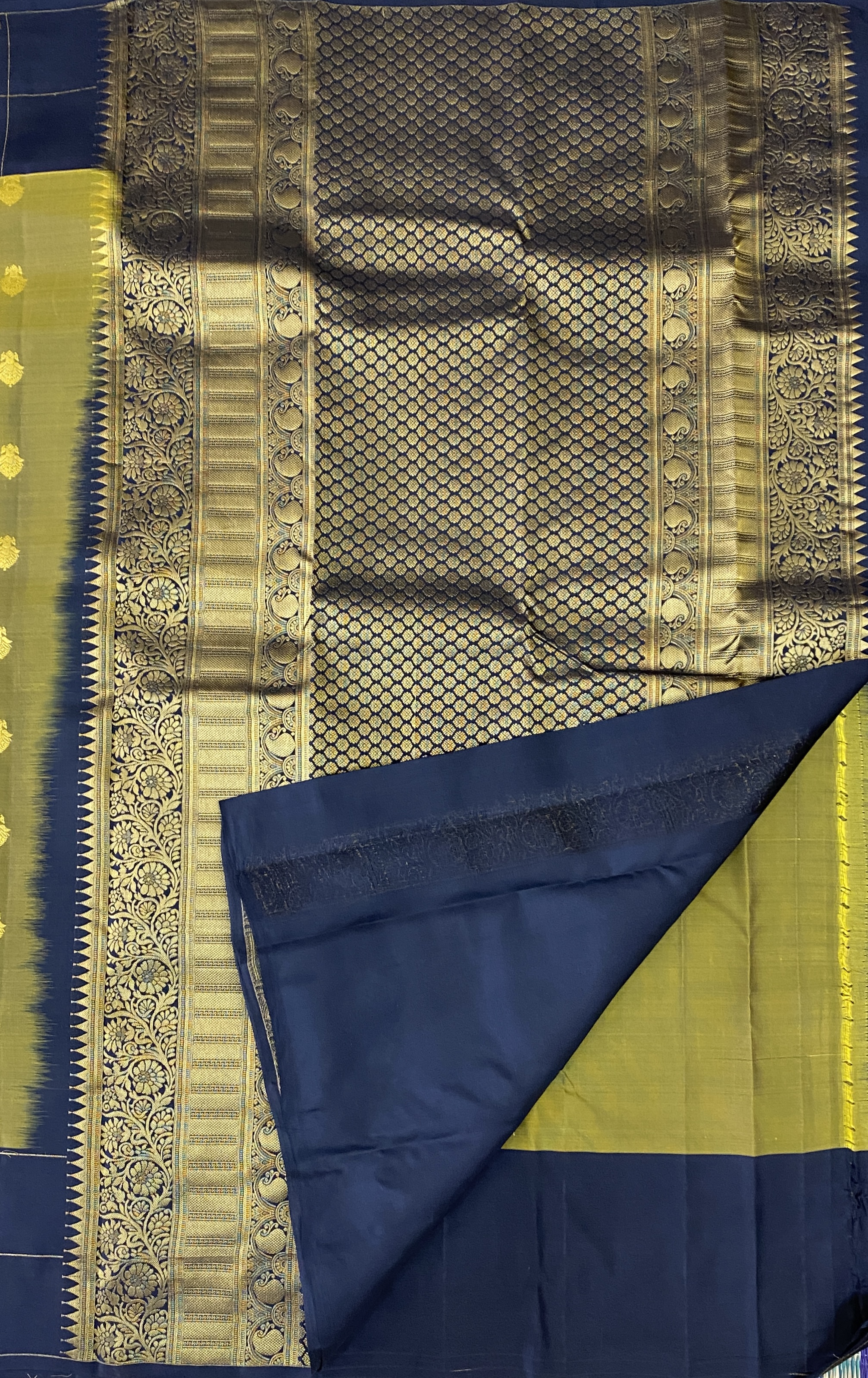 Vaidehi โ The Temple Border Delights Sarees 18279