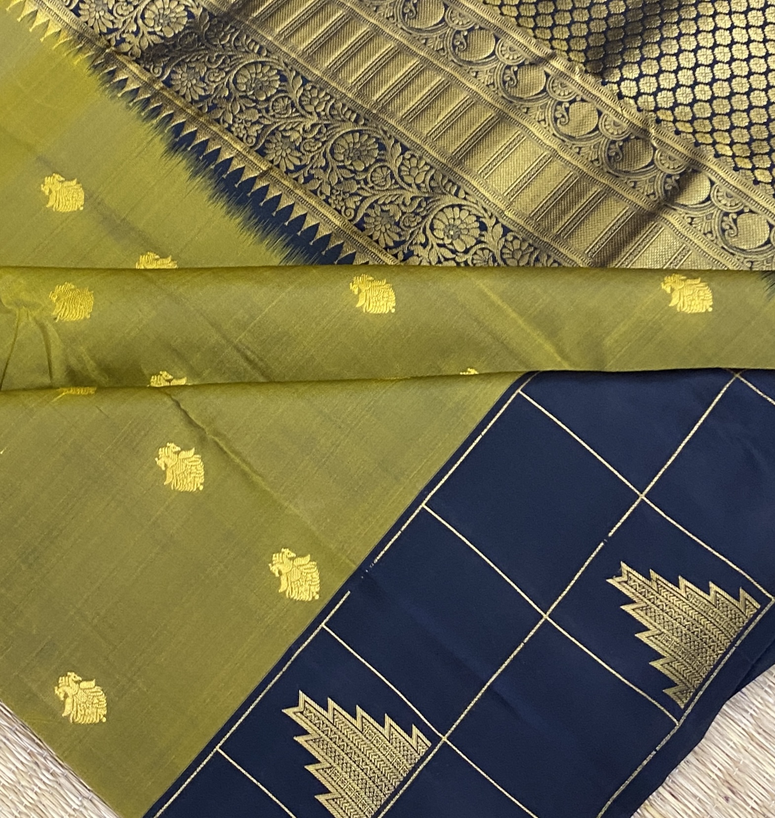 Vaidehi โ The Temple Border Delights Sarees 18279