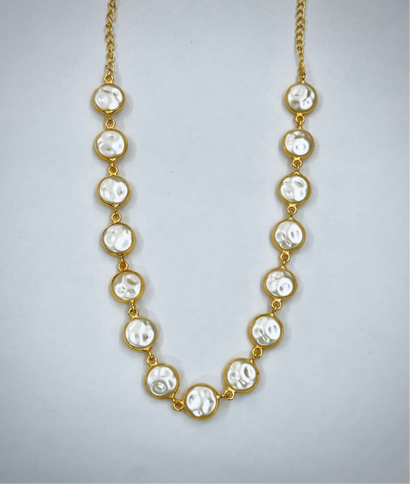 15 Collet S Pearl Necklace