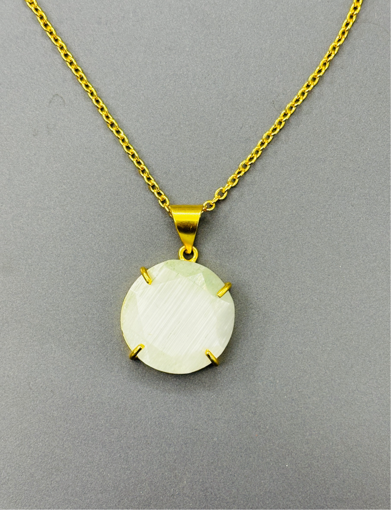 HG Big Stone Claw Type Pendent