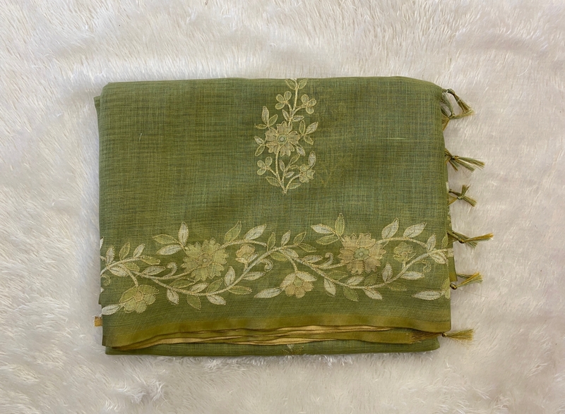 Madavi - The Linen Saree in Aari Embroidery SWS187